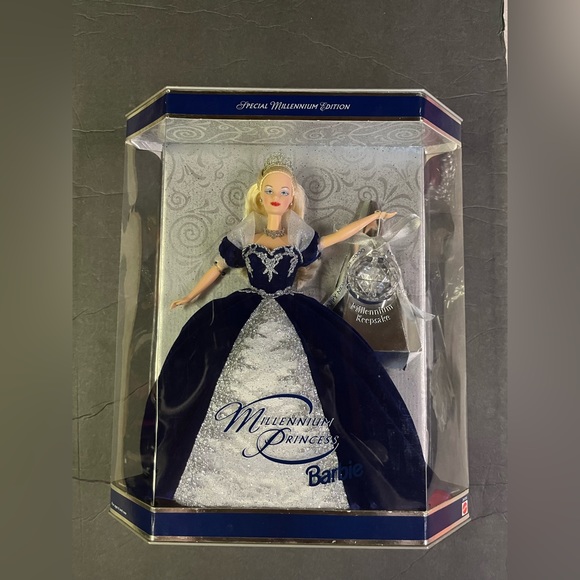 2000 Special Millennium Edition Princess Barbie. Collector. NRFB - Picture 5 of 6